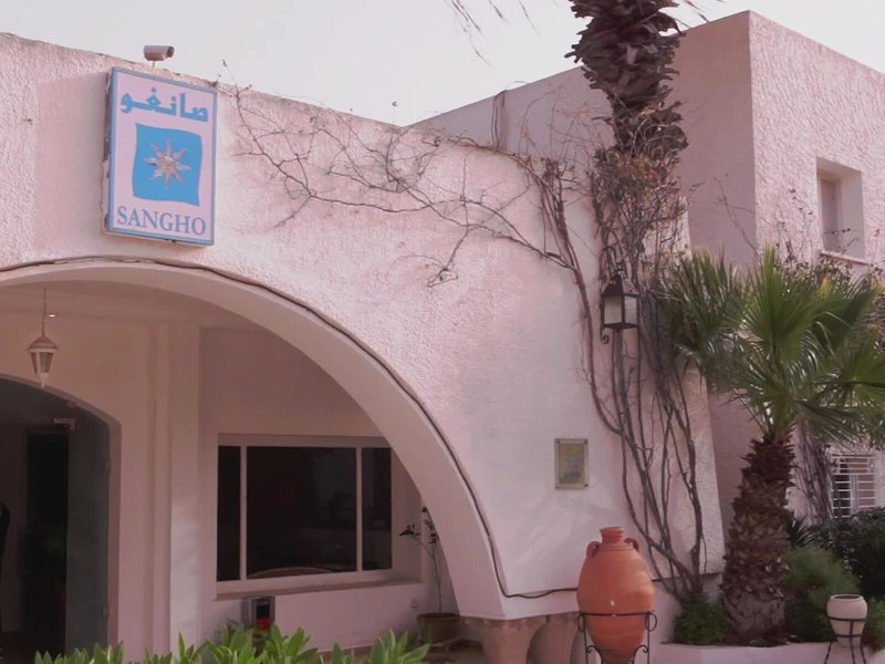 COOEE Hari Club Beach Resort 1