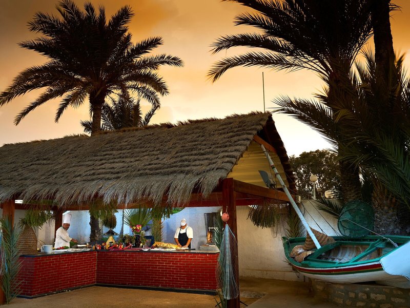 COOEE Hari Club Beach Resort 3