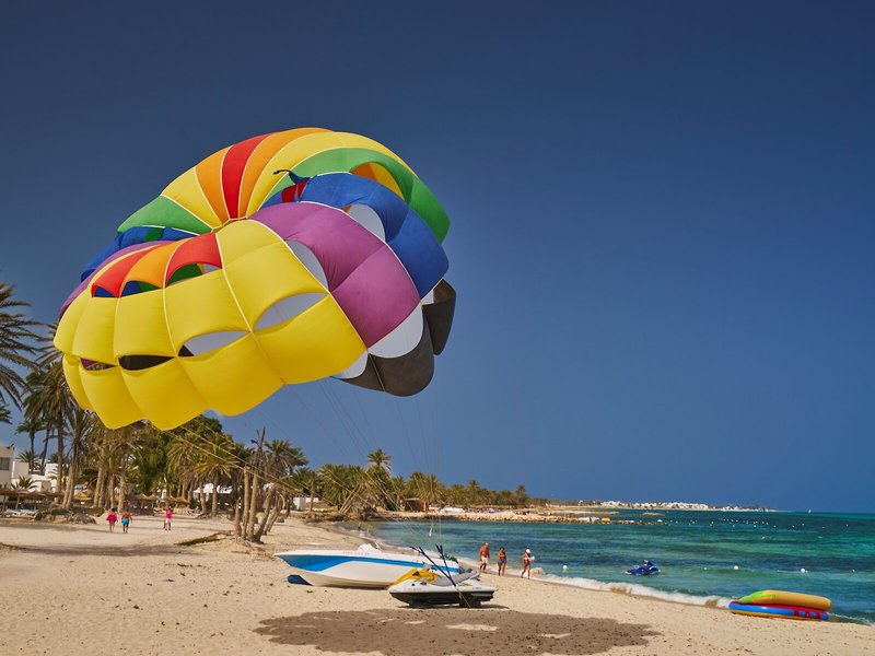 COOEE Hari Club Beach Resort 13