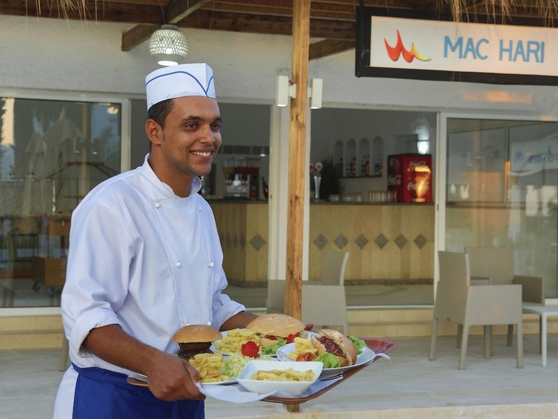 COOEE Hari Club Beach Resort 31