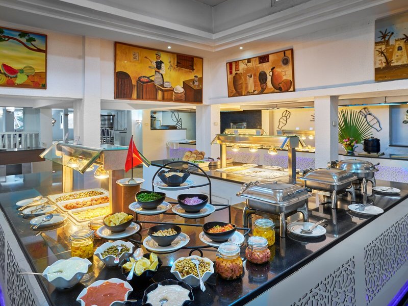 COOEE Hari Club Beach Resort 33