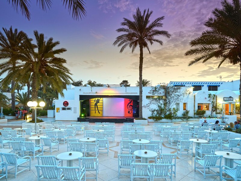 COOEE Hari Club Beach Resort 35