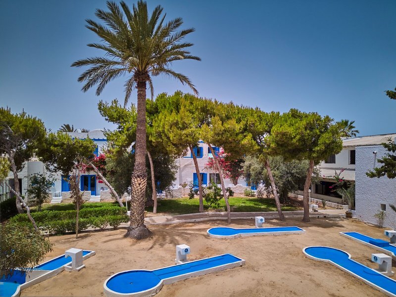 COOEE Hari Club Beach Resort 39