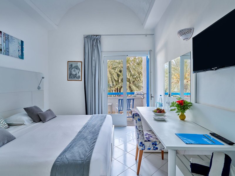 COOEE Hari Club Beach Resort 45