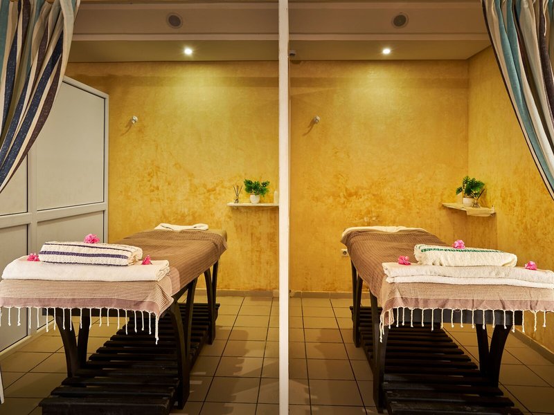 COOEE Hari Club Beach Resort 47