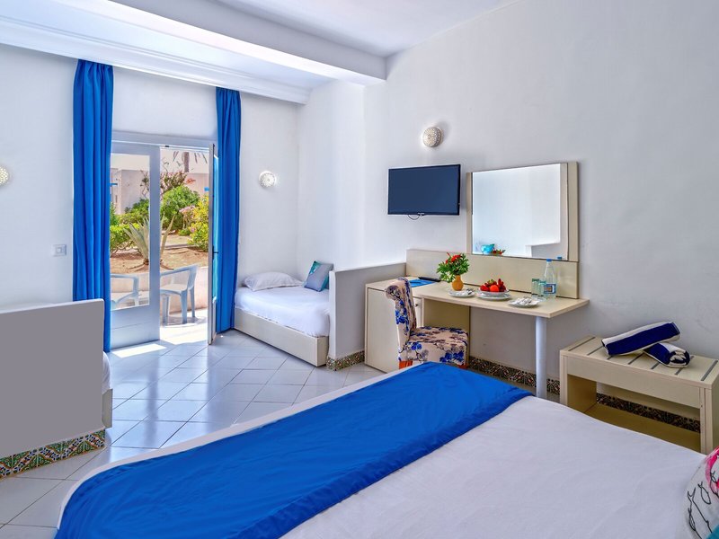 COOEE Hari Club Beach Resort 48