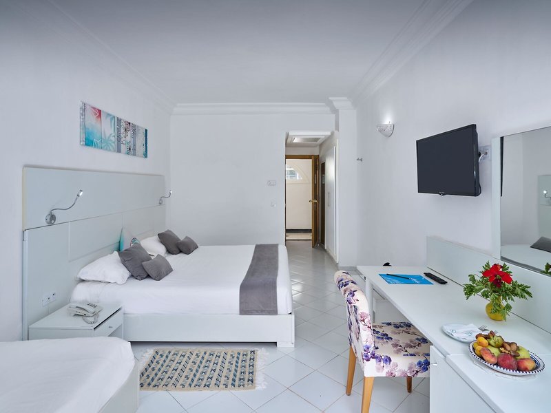 COOEE Hari Club Beach Resort 50