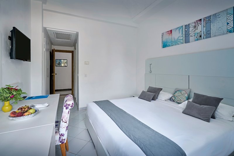 COOEE Hari Club Beach Resort 15