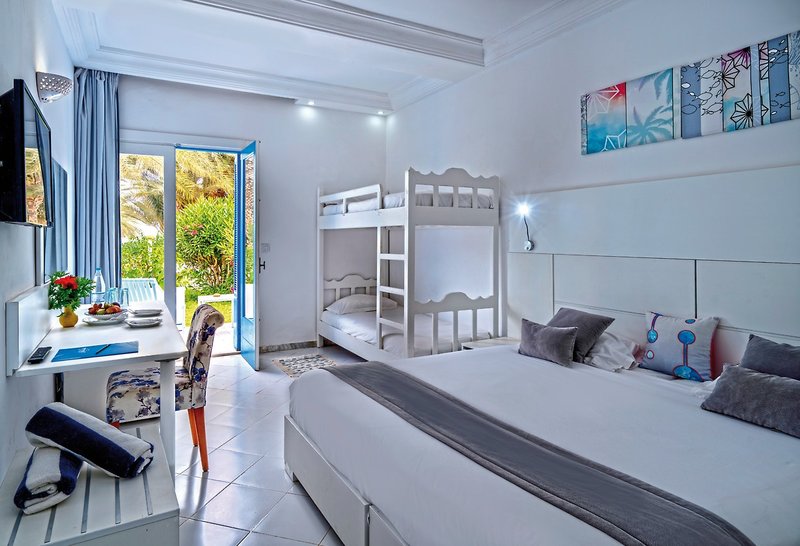 COOEE Hari Club Beach Resort 17