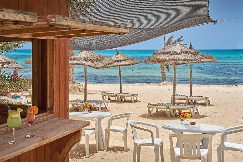 COOEE Hari Club Beach Resort 21