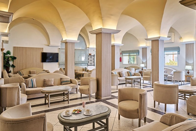 COOEE Hari Club Beach Resort 22