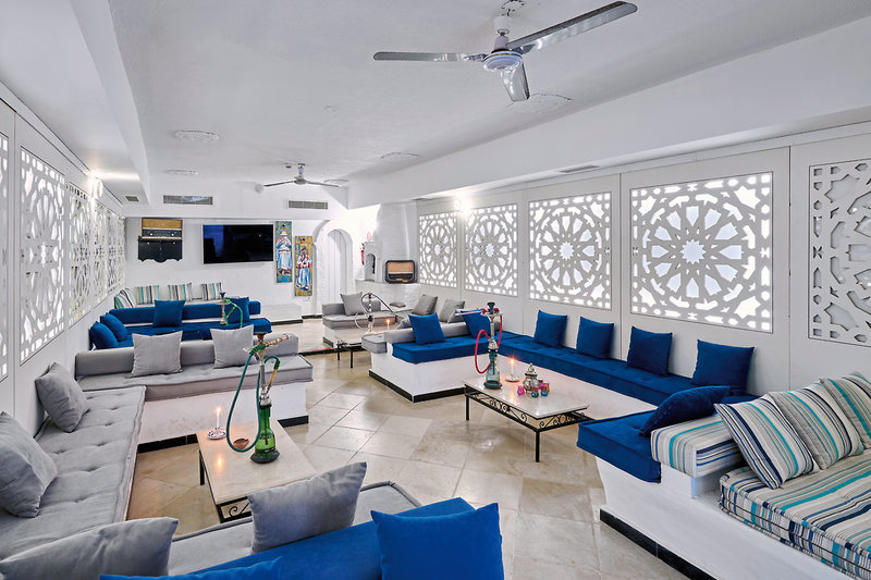 COOEE Hari Club Beach Resort 30