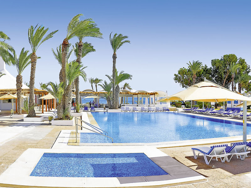 COOEE Hari Club Beach Resort 2