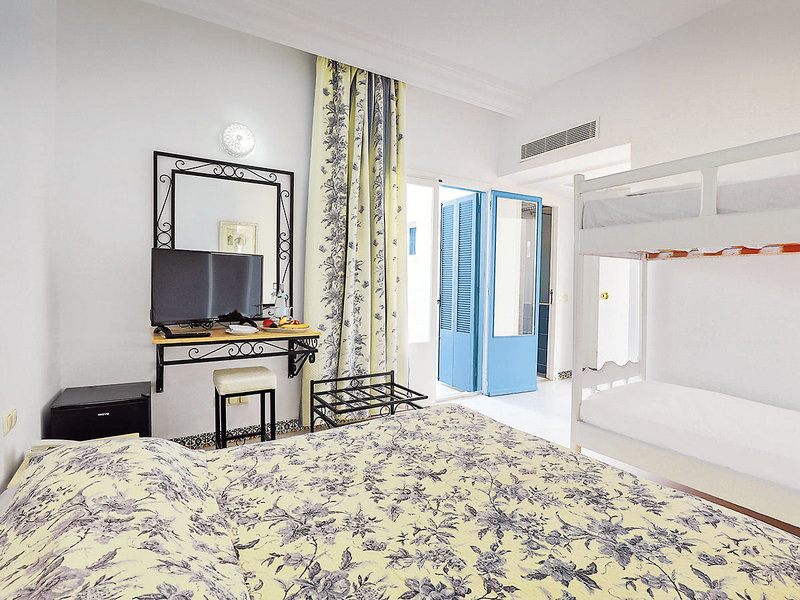 COOEE Hari Club Beach Resort 7