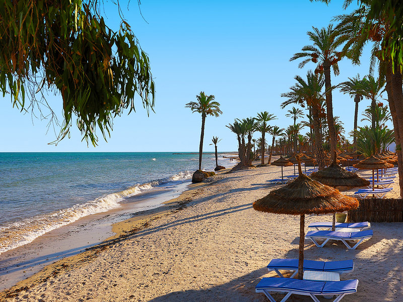 COOEE Hari Club Beach Resort 13