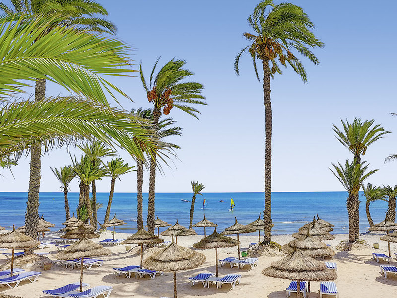 COOEE Hari Club Beach Resort 14