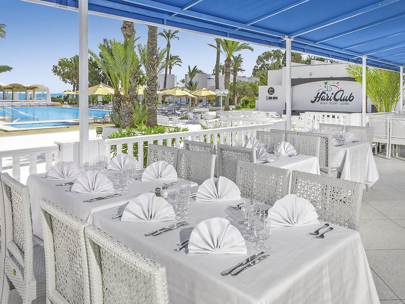 COOEE Hari Club Beach Resort 16