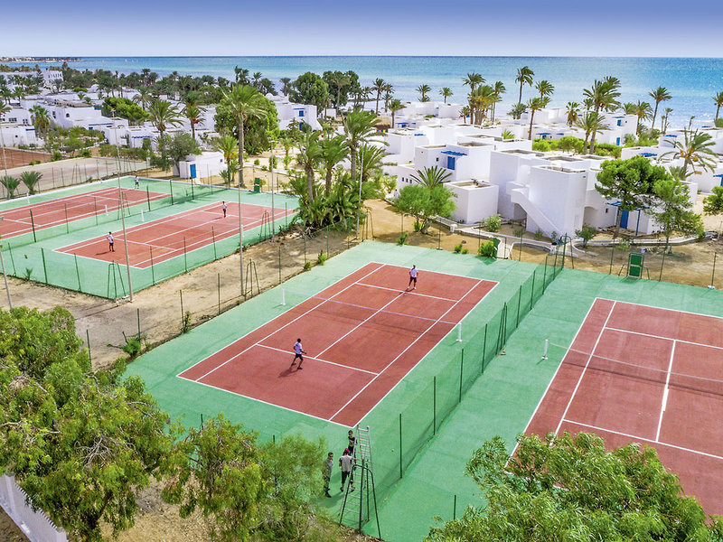 COOEE Hari Club Beach Resort 20