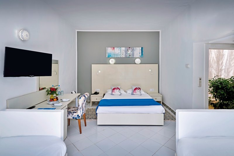 Hari Club Beach Resort 13