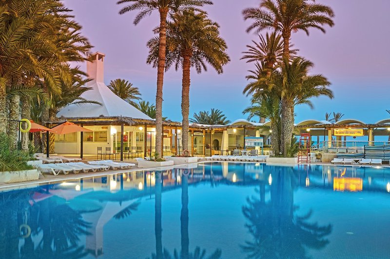 Hari Club Beach Resort 32