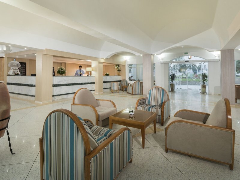COOEE Hari Club Beach Resort 26