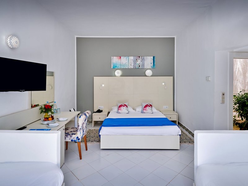 COOEE Hari Club Beach Resort 48