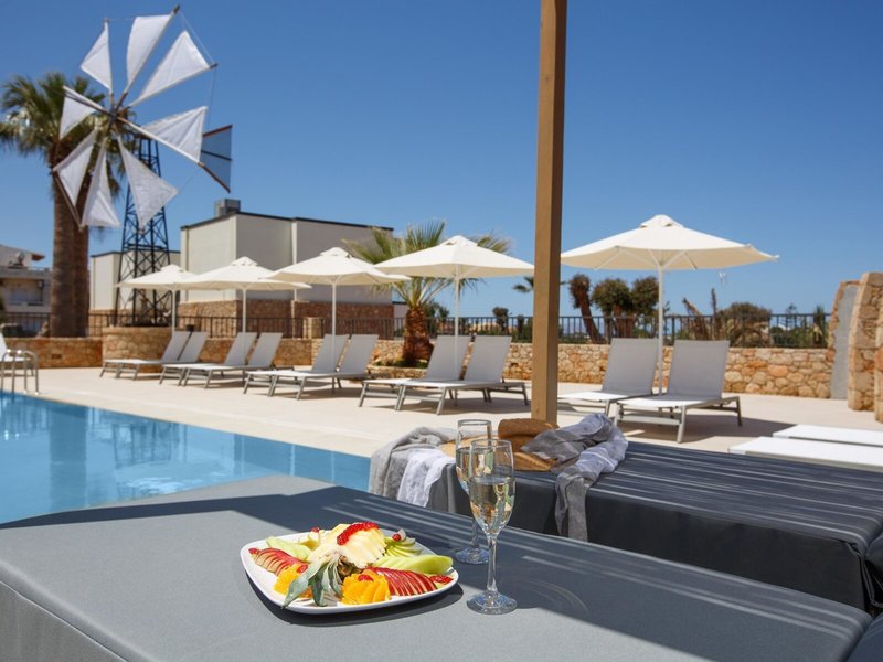 Home Hotel 8 - Outdoor Pool