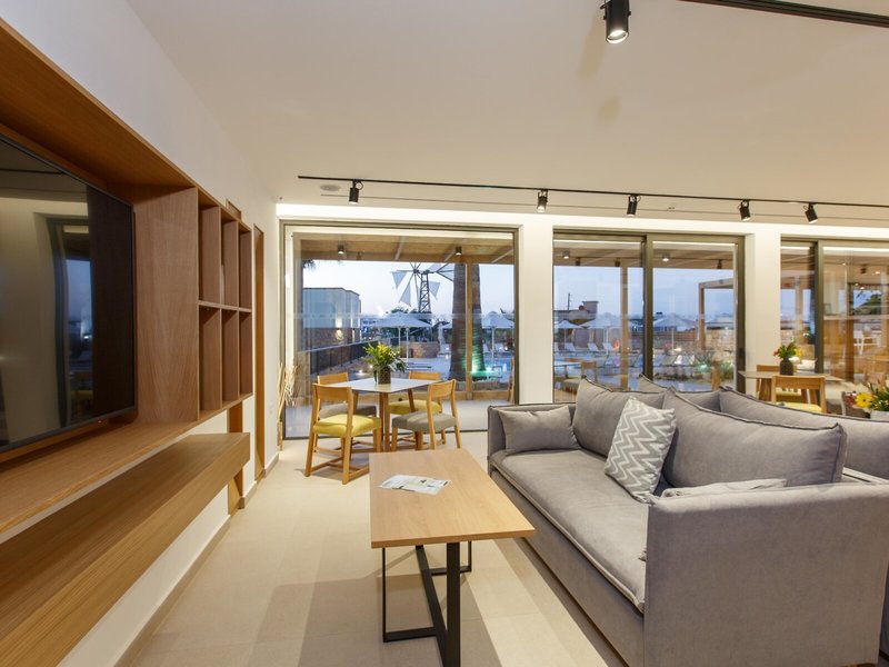 Home Hotel 10 - Room Example