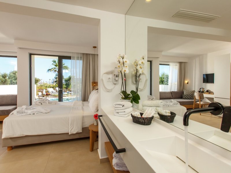 Home Hotel 15 - Room Example
