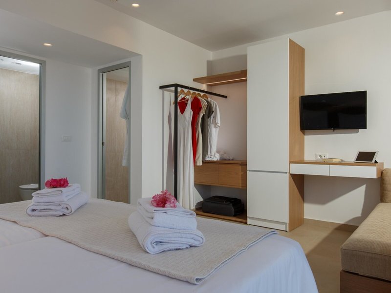 Home Hotel 18 - Room Example