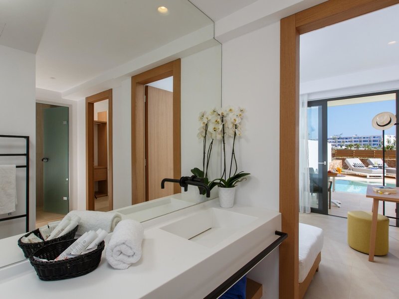 Home Hotel 31 - Room Example