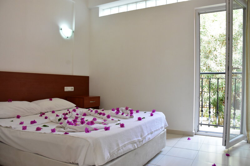 Kriss Hotel 14