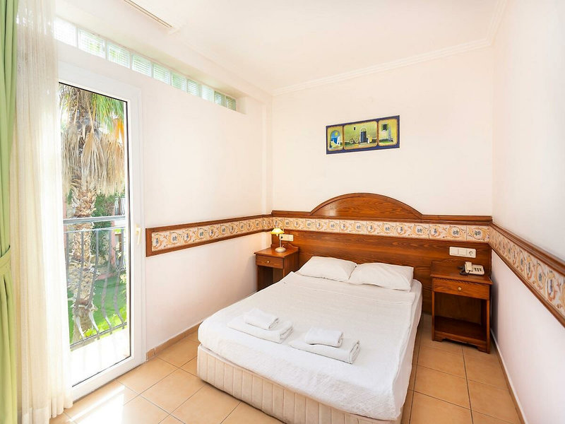 Kriss Hotel 8
