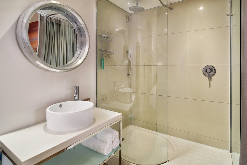 Protea Hotel by Marriott O.R. Tambo Airport 4 - Bathroom Example