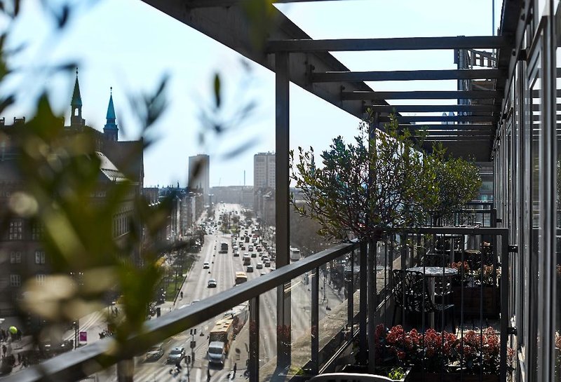 The Square 4 - Exterior