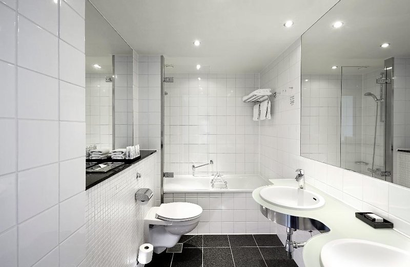 The Square 8 - Bathroom Example
