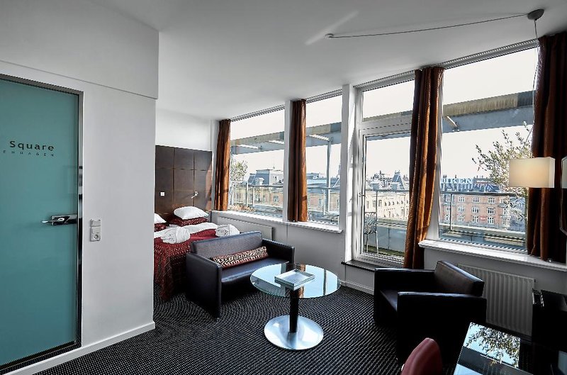 The Square 9 - Room Example