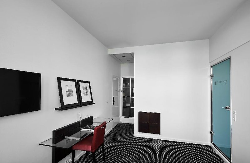 The Square 11 - Room Example