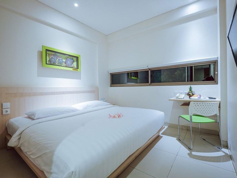 J Hotel Kuta 11