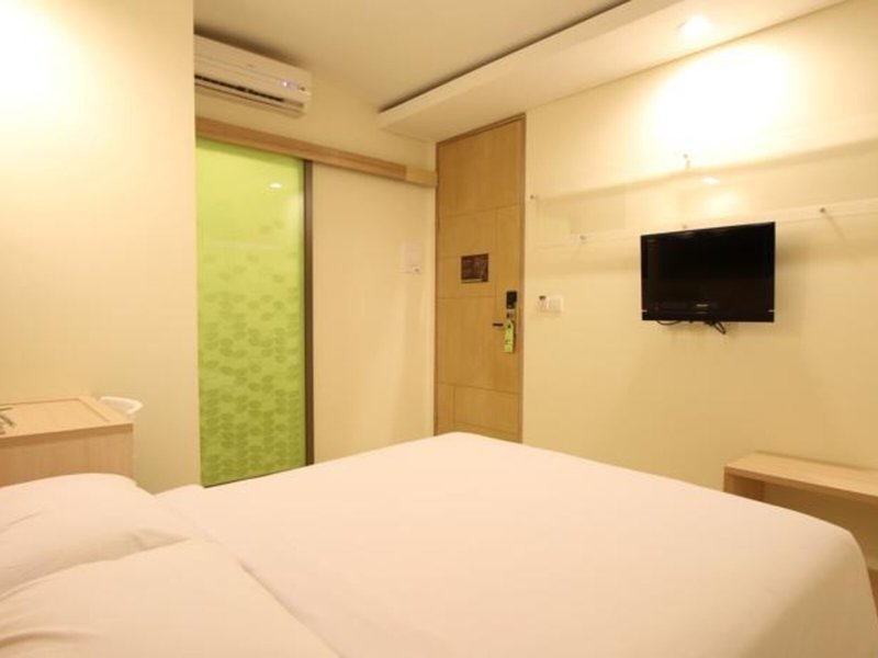J Hotel Kuta 14