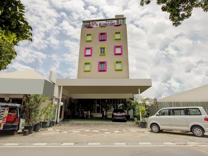 Super OYO Capital O 4002 Aleander Hotel 1