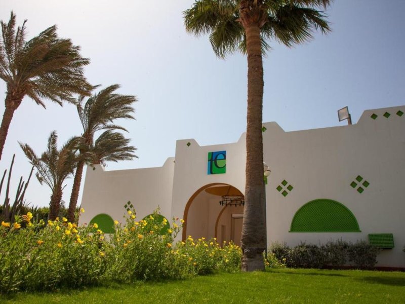 Tirana Dahab Resort  2