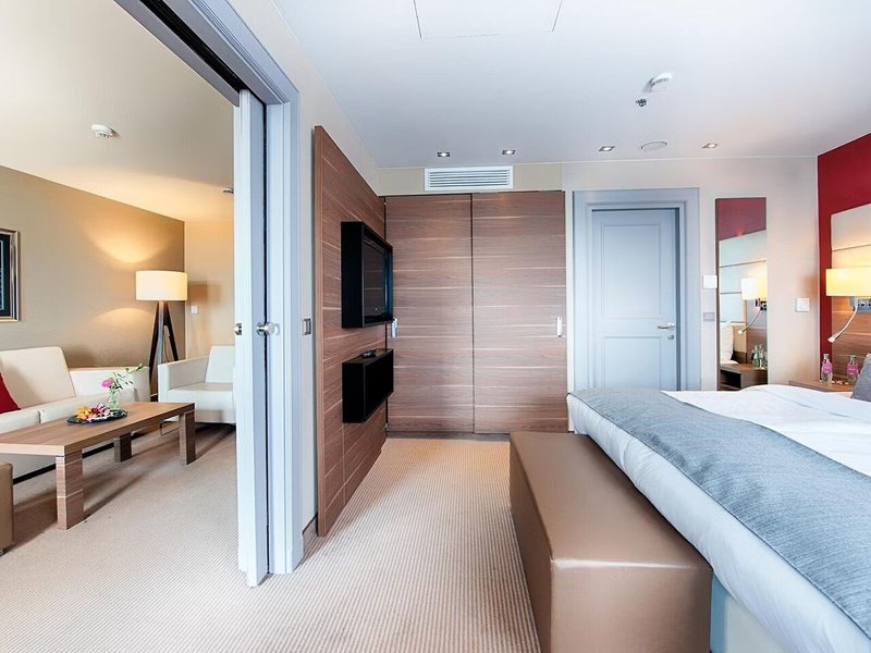 Plaza Frankfurt Conress Hotel  41