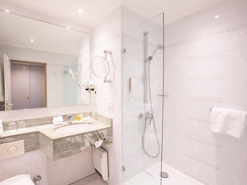 Plaza Frankfurt Conress Hotel  42