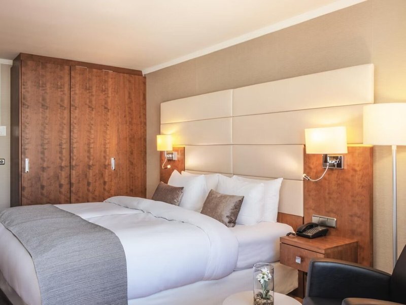 Plaza Frankfurt Conress Hotel  46