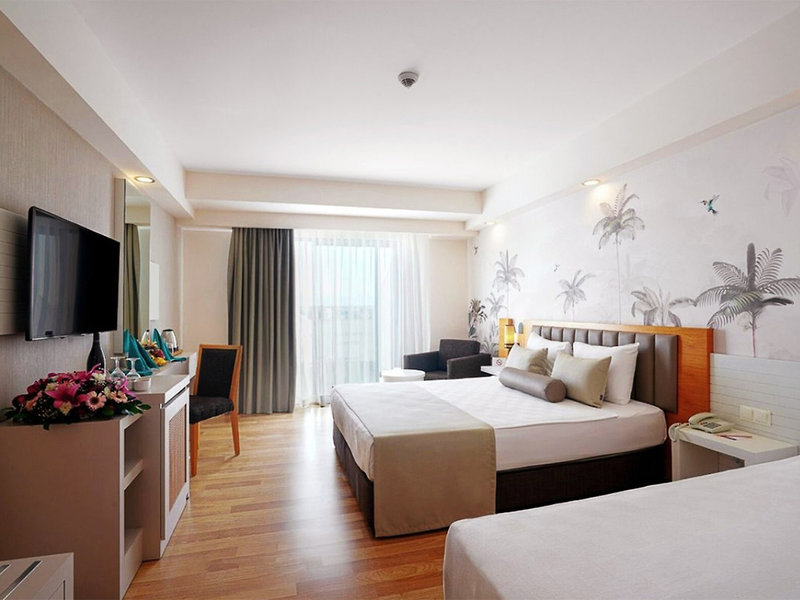 Diamond Beach Hotel & Spa 4