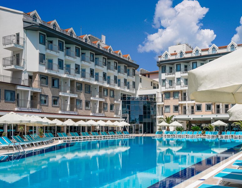 Diamond Beach Hotel & Spa 44