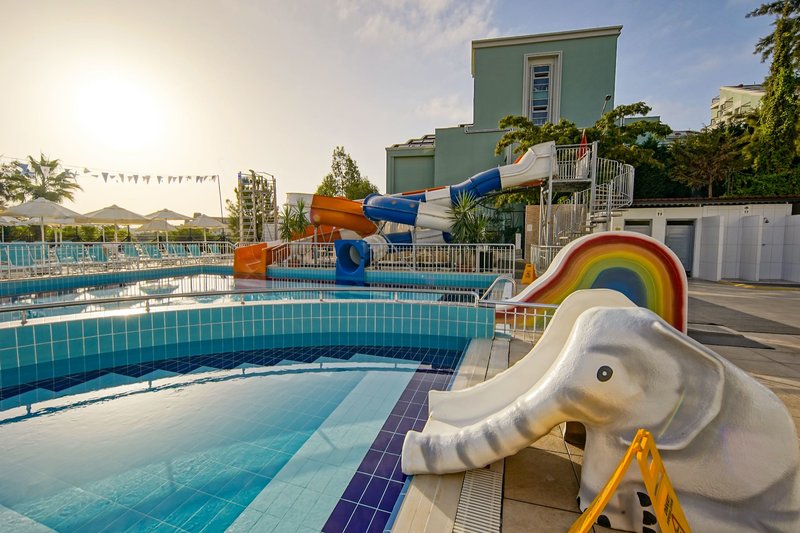 Diamond Beach Hotel & Spa 12