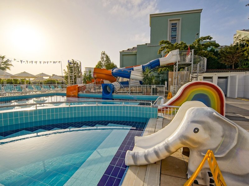 Side Aluna Hotel 13