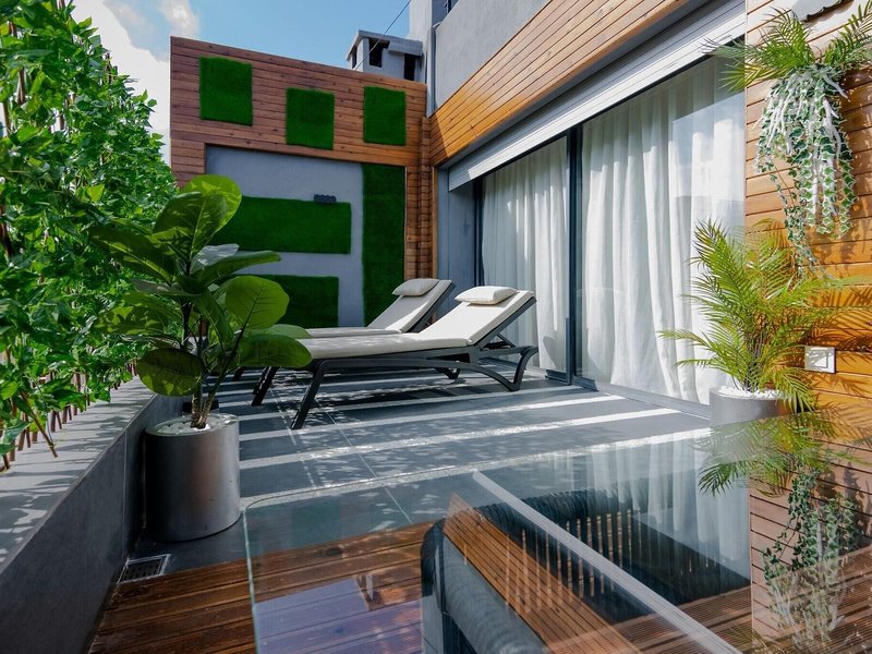 Gray Boutique & Spa 7